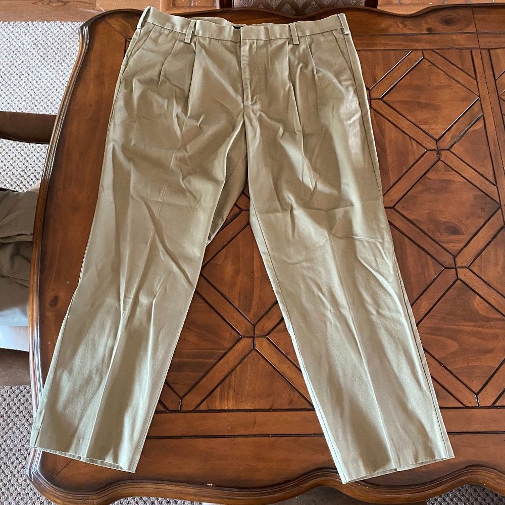 Tan 40 x 30 Dockers